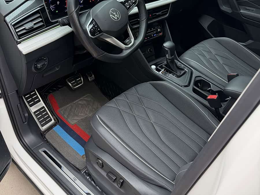 Tiguan L 2022 330TSI Automatic Two-Wheel Drive R-Line Yuexiang Edition - zdjęcie 4