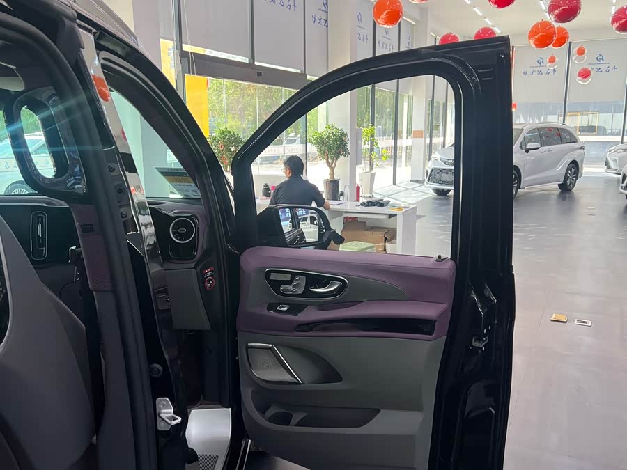 Vito 2024 2.0T Business Edition 7-Seater - zdjęcie 13