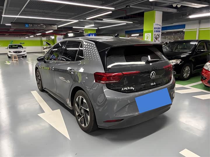 Volkswagen ID.3 2023 Pure Intelligent Edition - zdjęcie 16