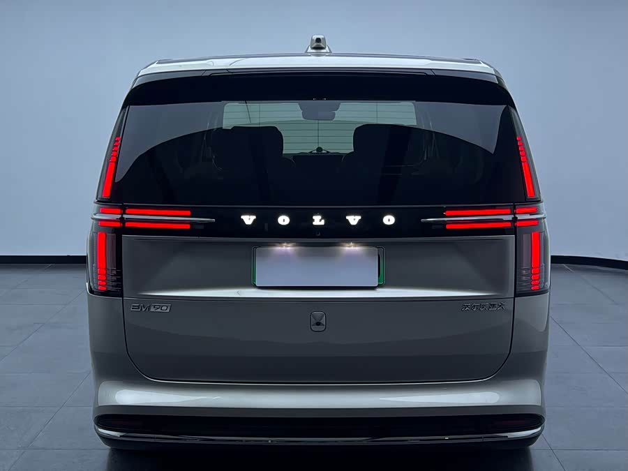 Volvo EM90 2025 Ultra 6-Seater - zdjęcie 17