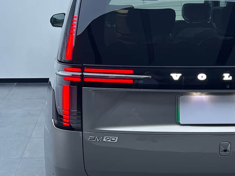Volvo EM90 2025 Ultra 6-Seater - zdjęcie 10