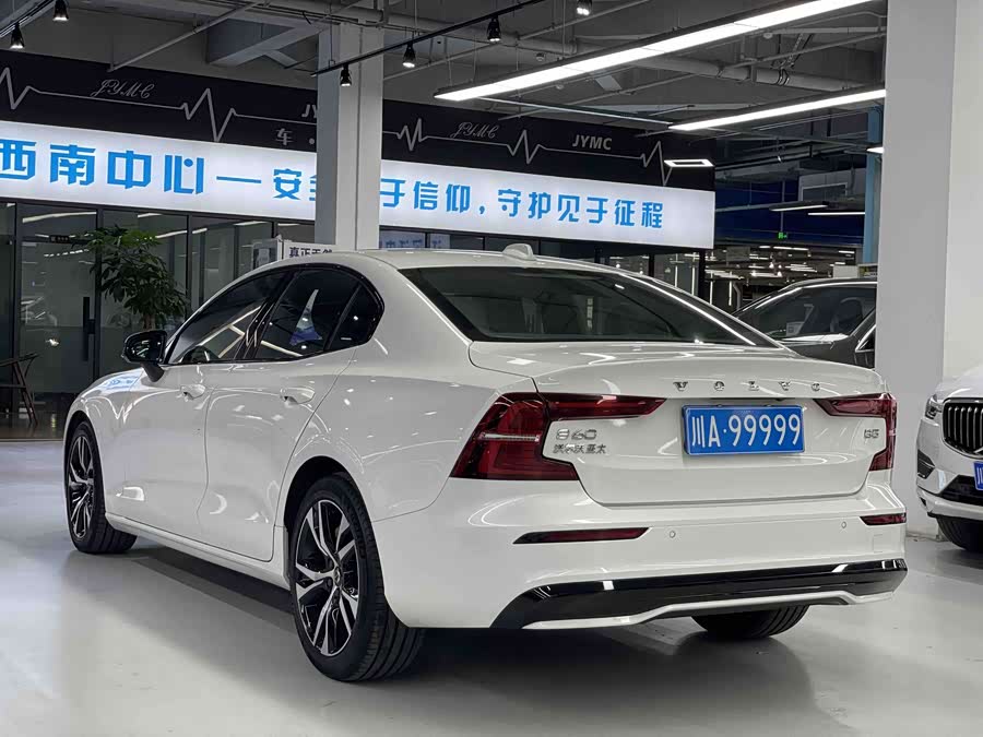 Volvo S60 2025 B5 Intelligent Sport - zdjęcie 11