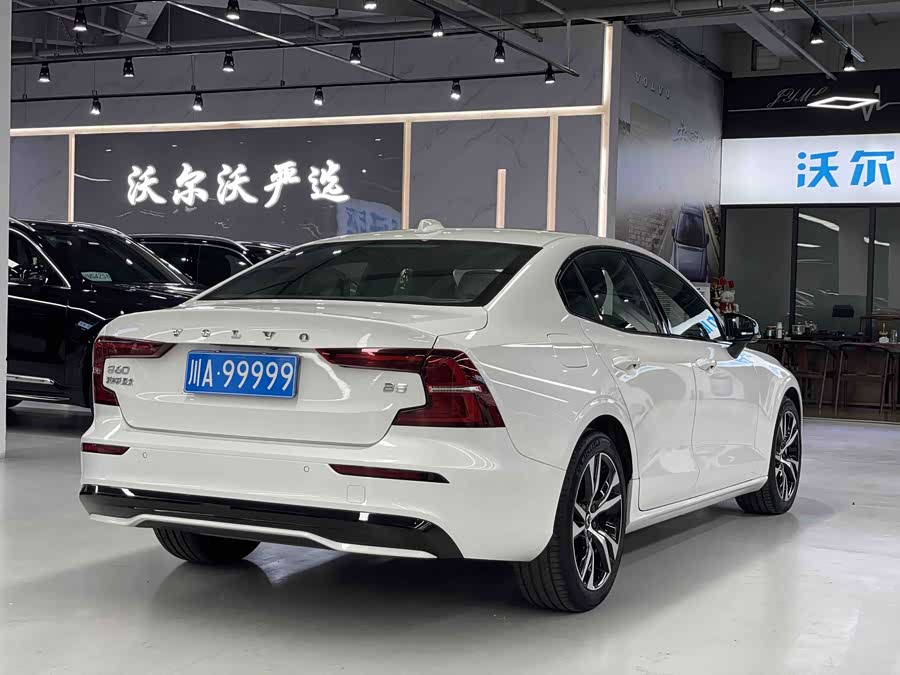 Volvo S60 2025 B5 Intelligent Sport - zdjęcie 13