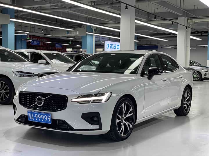 Volvo S60 2025 B5 Intelligent Sport - zdjęcie 14