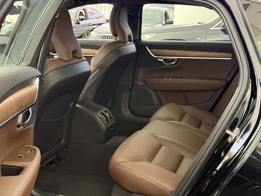 Volvo S90 2024 B5 Intelligent Luxury Edition - zdjęcie 11