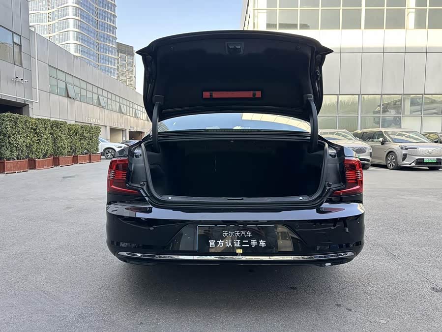 Volvo S90 2024 B5 Intelligent Luxury Edition - zdjęcie 14