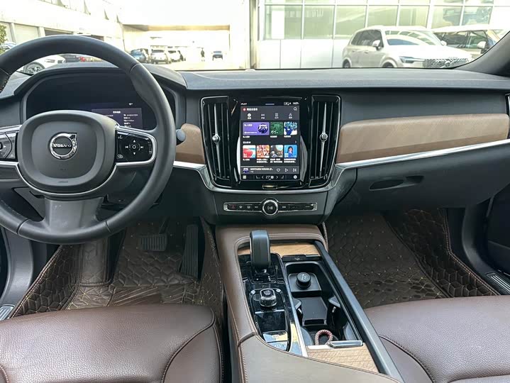Volvo S90 2024 B5 Intelligent Luxury Edition - zdjęcie 18