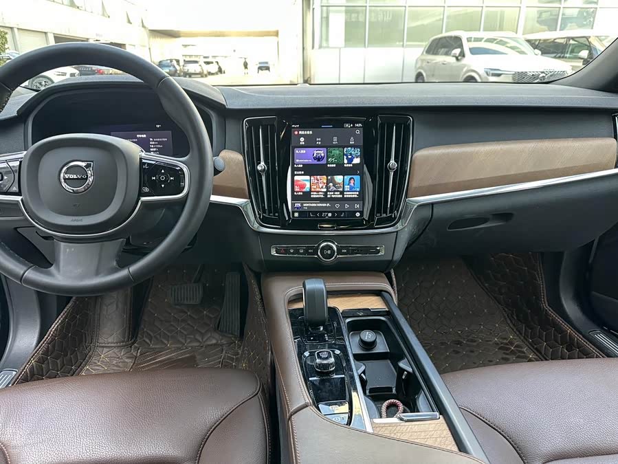 Volvo S90 2024 B5 Intelligent Luxury Edition - zdjęcie 4