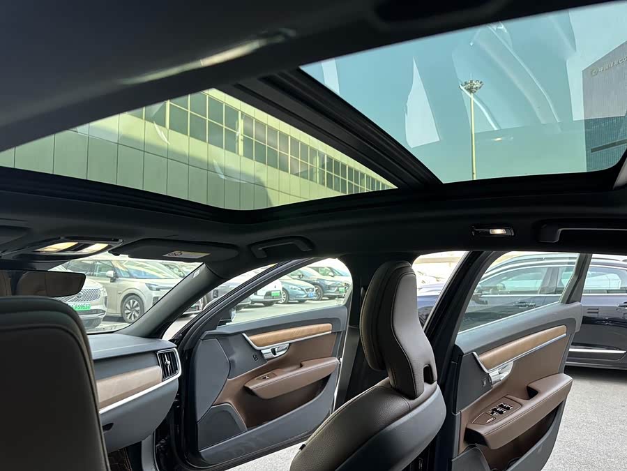 Volvo S90 2024 B5 Intelligent Luxury Edition - zdjęcie 8