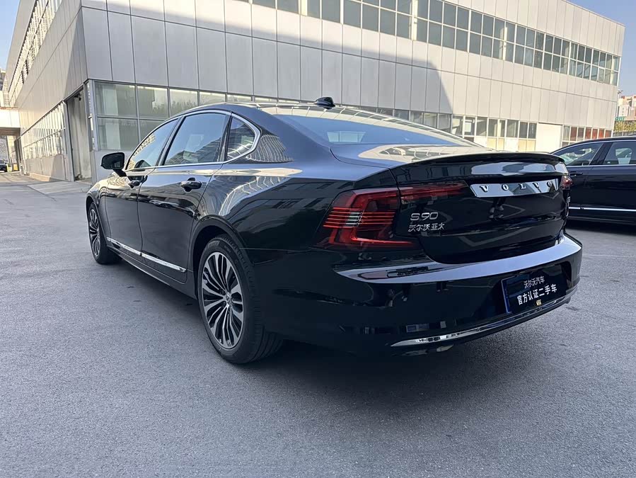 Volvo S90 2024 B5 Intelligent Luxury Edition - zdjęcie 10
