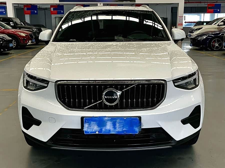 Volvo XC40 2023 B3 Intelligent Luxury - zdjęcie 2