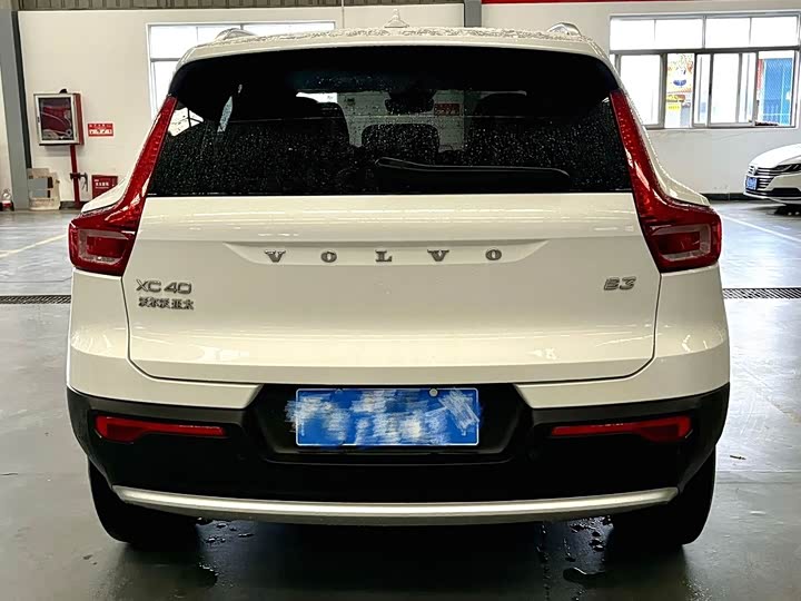 Volvo XC40 2023 B3 Intelligent Luxury - zdjęcie 15
