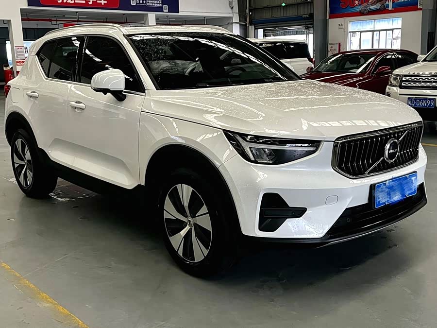 Volvo XC40 2023 B3 Intelligent Luxury - zdjęcie 3