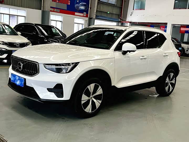 Volvo XC40 2023 B3 Intelligent Luxury - zdjęcie 10