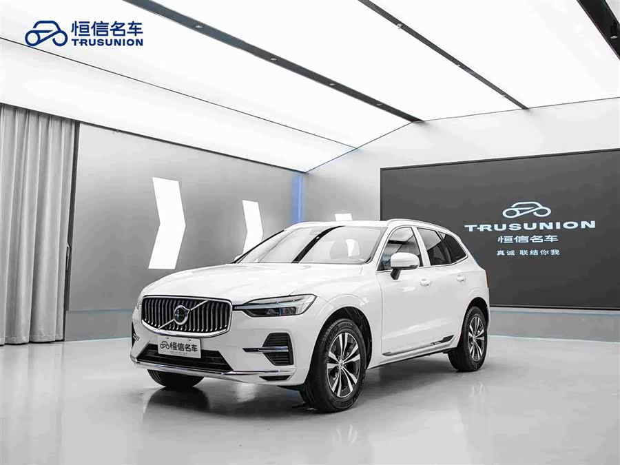 Volvo XC60 2025 B5 4WD Intelligent Luxury - zdjęcie 3