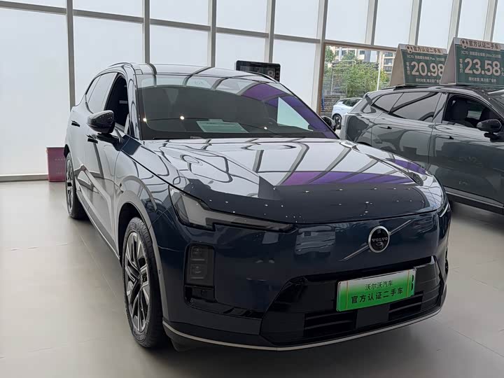 Volvo XC70 PHEV 2026 4WD Long Range Plus - zdjęcie 15