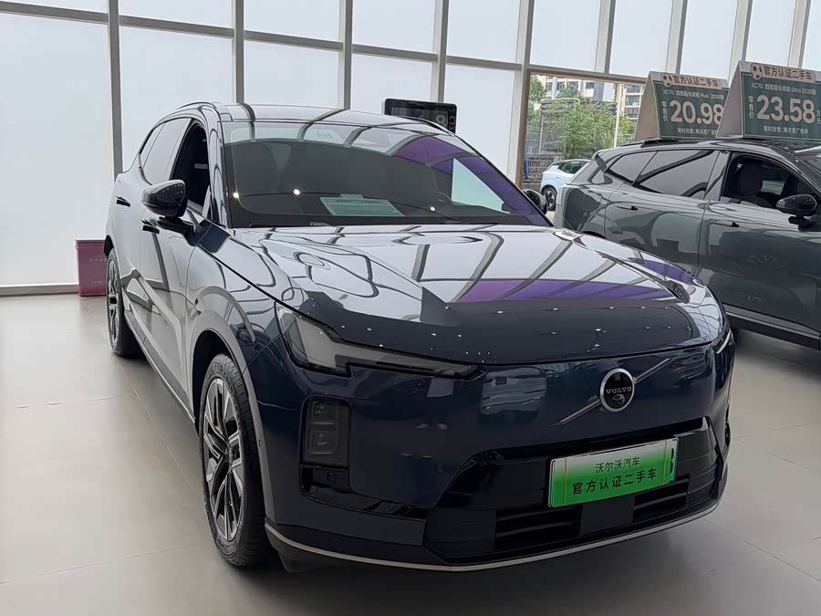 Volvo XC70 PHEV 2026 4WD Long Range Plus - zdjęcie 4