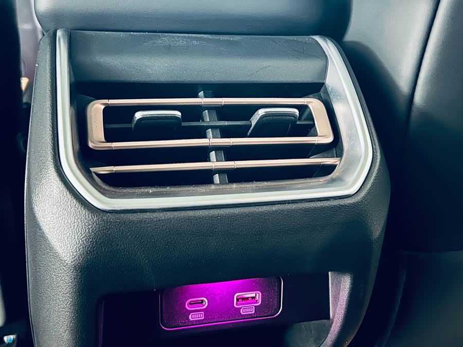 Weipai Latte DHT-PHEV 2022 1.5T 4WD Super Cup - zdjęcie 16