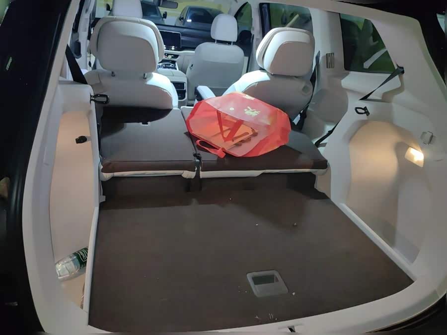 Weiran 2022 380TSI Luxury - zdjęcie 20