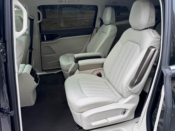 Weiran 2024 330TSI Luxury - zdjęcie 18