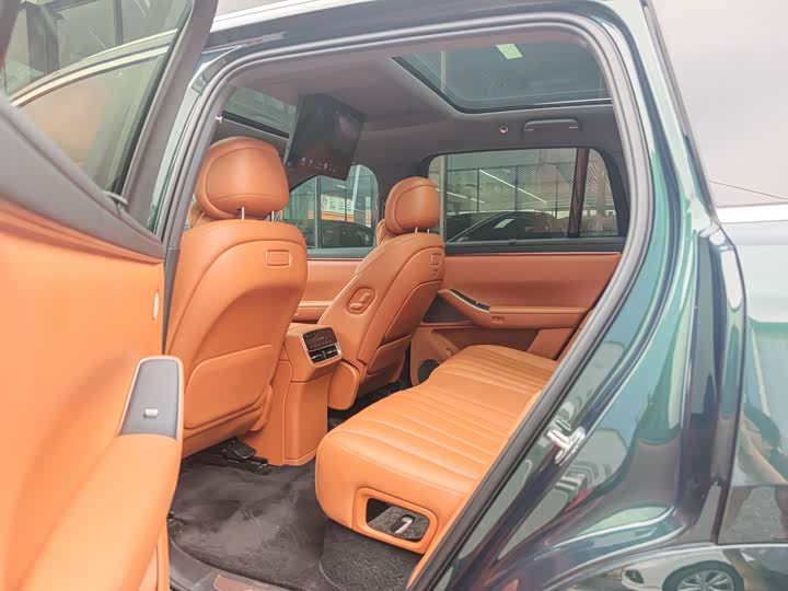 Wenjie M7 2026 2.0T Extended Range Ultra 4WD 5-Seater (192-Line Laser Radar) - zdjęcie 19