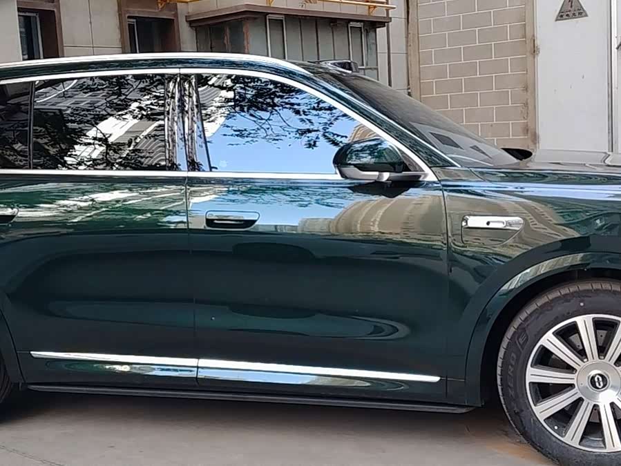 Wenjie M8 2025 Range Extender Max+ 53.4kWh 5-Seater (192-Line Laser Radar) - zdjęcie 10