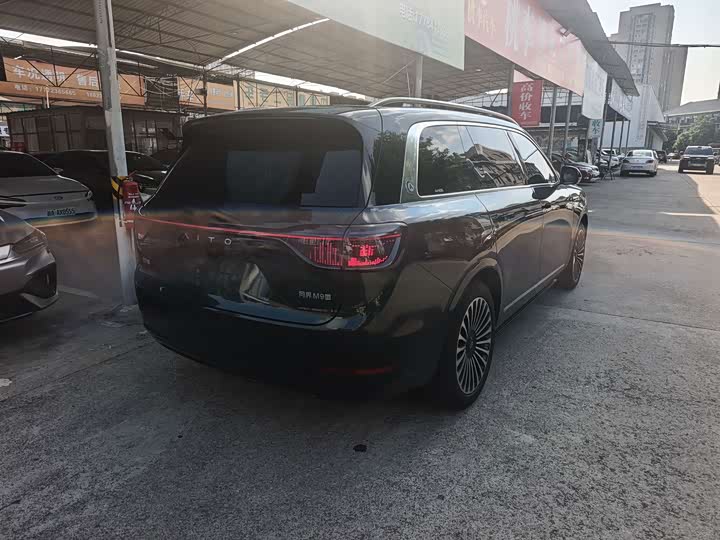 Wenjie M9 2024 EV Max 100kWh 6-seater - zdjęcie 17