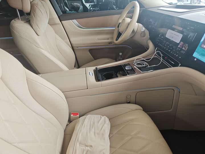 Wenjie M9 2024 Range Extender Ultra 52kWh 6-Seater - zdjęcie 16