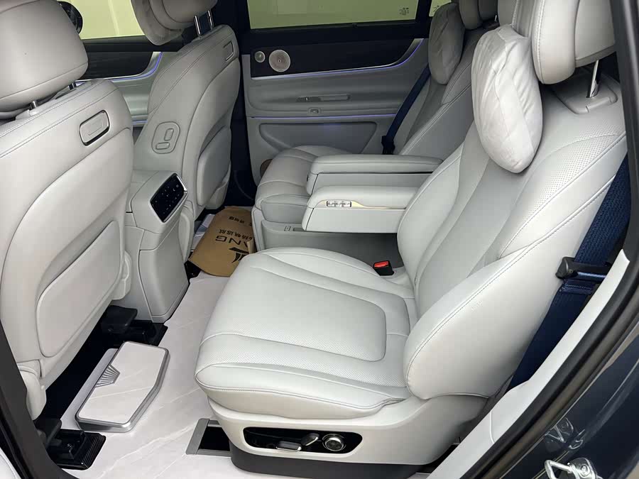 Wenjie M9 2024 Range Extender Ultra 52kWh 6-Seater - zdjęcie 20