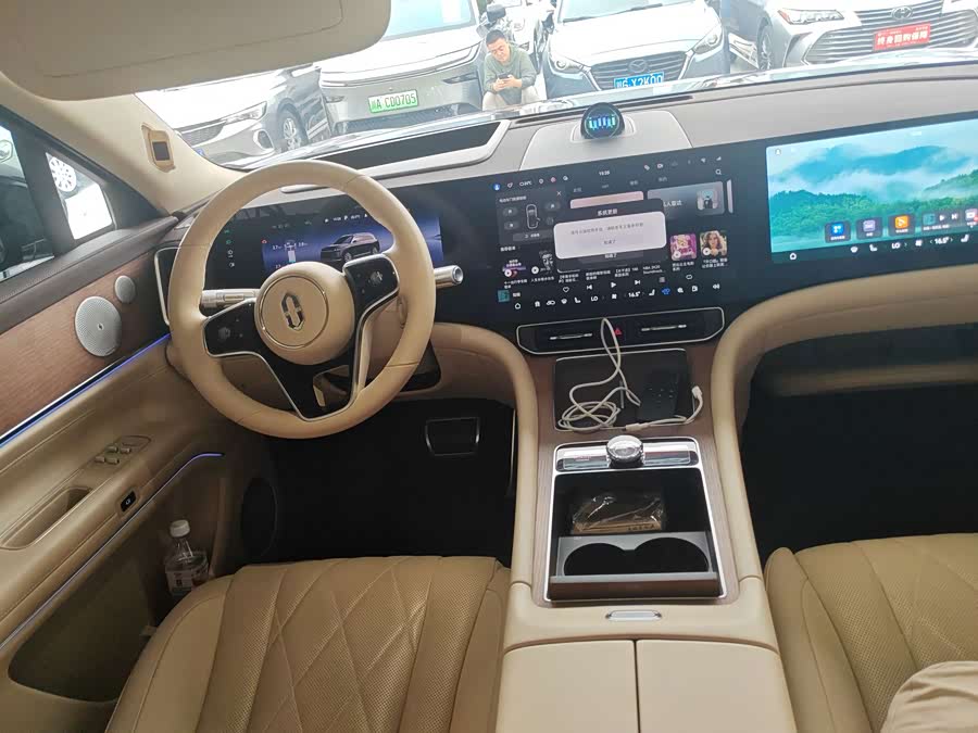 Wenjie M9 2024 Range Extender Ultra 52kWh 6-Seater - zdjęcie 4