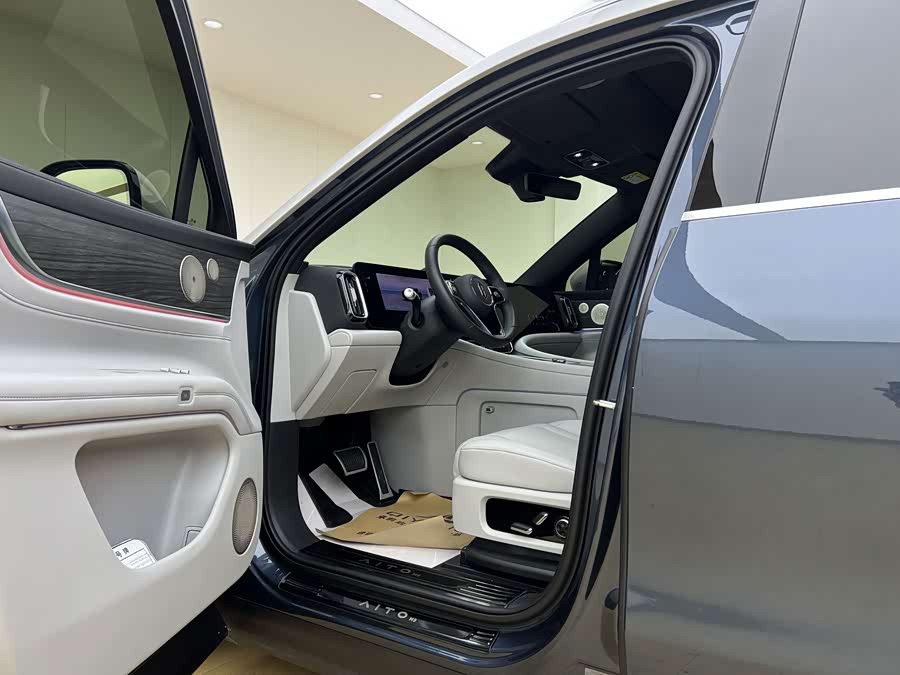 Wenjie M9 2024 Range Extender Ultra 52kWh 6-Seater - zdjęcie 7