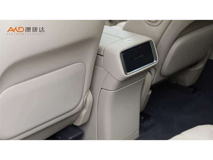 Wenjie M9 2025 Extender Ultra 52kWh 5-Seater (896 Line Laser Radar) - zdjęcie 19