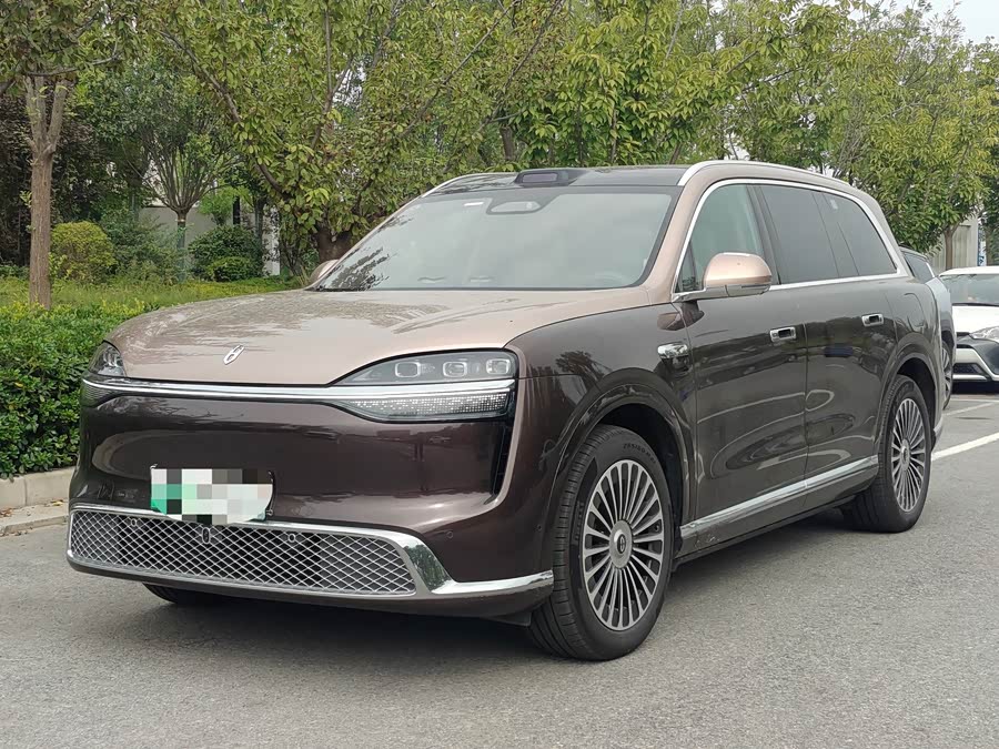 Wenjie M9 2026 2WD Extended Range Ultra 6-Seater - zdjęcie 1