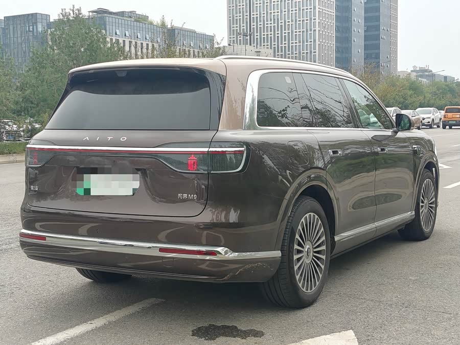 Wenjie M9 2026 2WD Extended Range Ultra 6-Seater - zdjęcie 2
