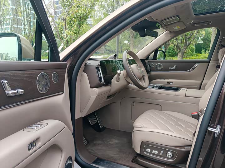 Wenjie M9 2026 2WD Extended Range Ultra 6-Seater - zdjęcie 17