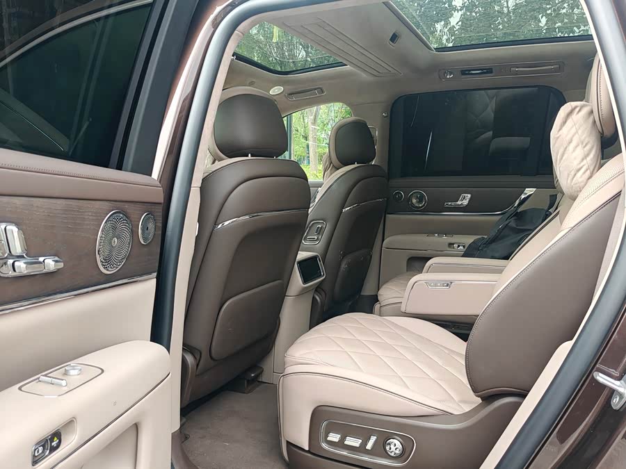 Wenjie M9 2026 2WD Extended Range Ultra 6-Seater - zdjęcie 6