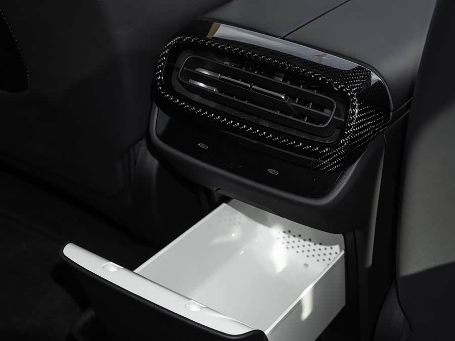 Xiaomi SU7 Ultra 2025 - zdjęcie 16