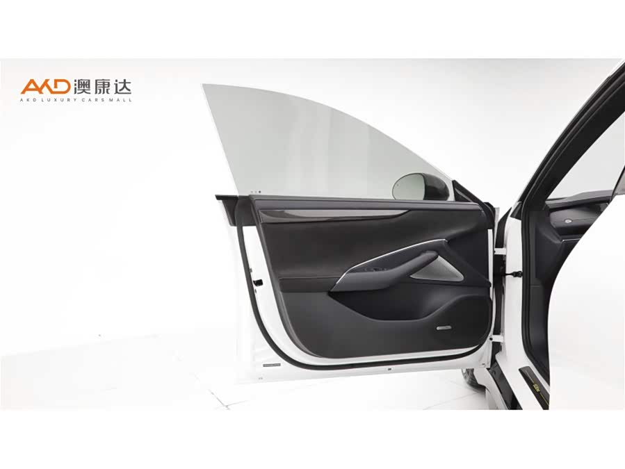 Xiaomi SU7 Ultra 2025 - zdjęcie 10