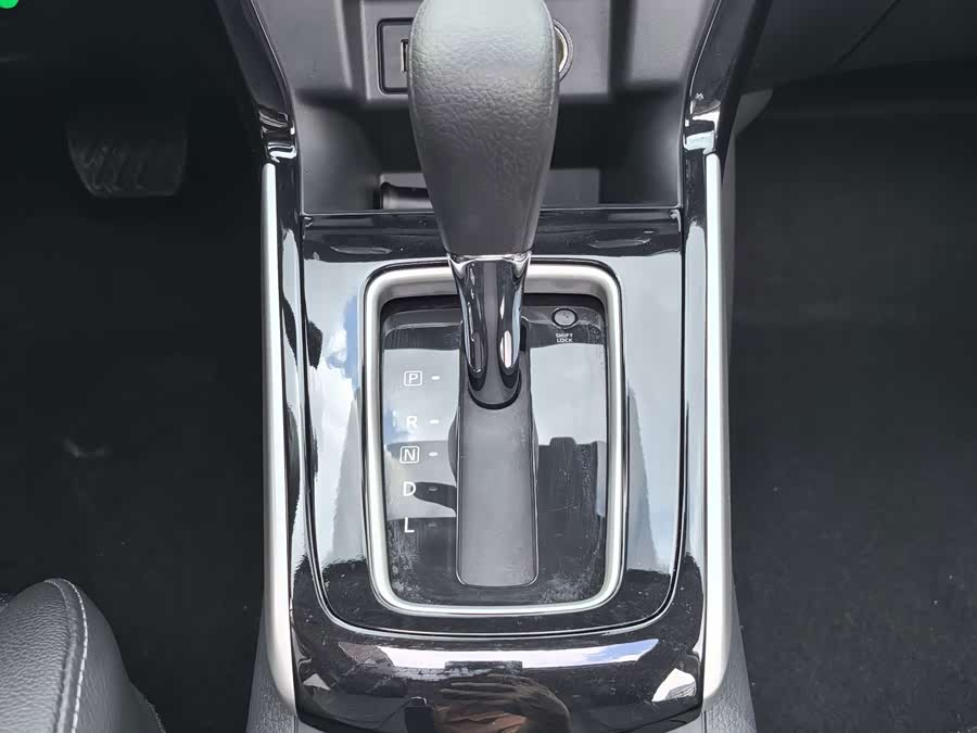 Xuan Yi 2024 Classic 1.6XL CVT Luxury - zdjęcie 12