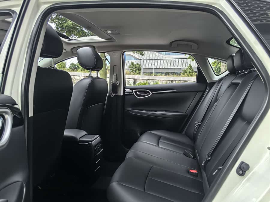 Xuan Yi 2024 Classic 1.6XL CVT Luxury - zdjęcie 7