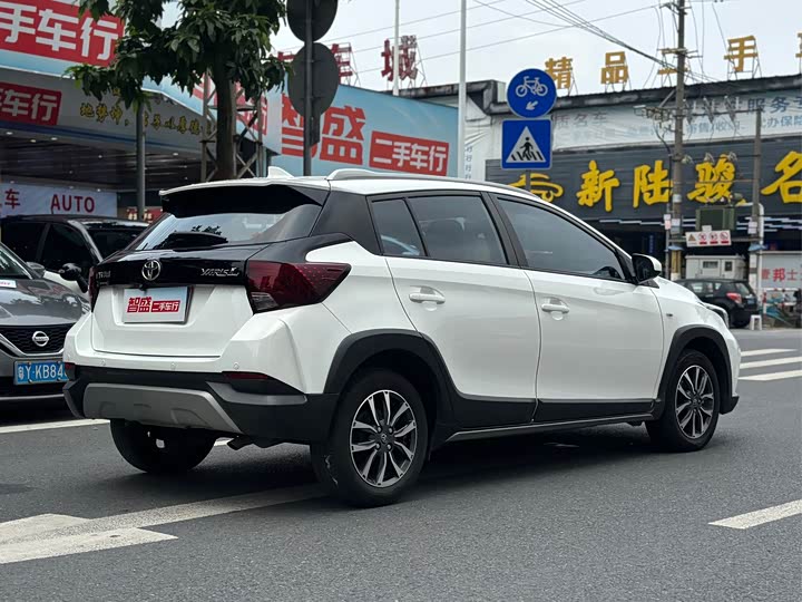 YARiS L 2022 X 1.5L CVT Luxury PLUS - zdjęcie 17