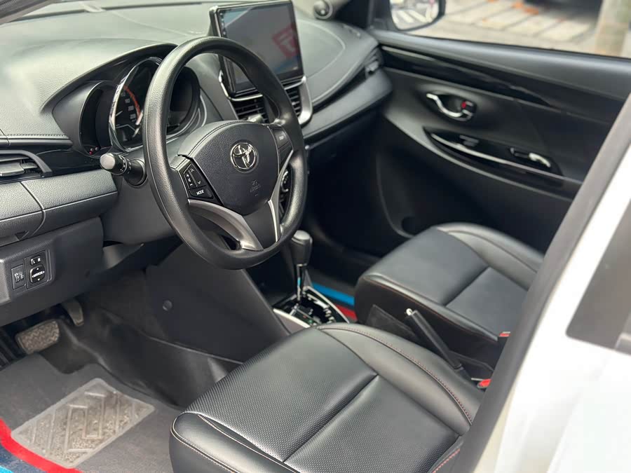 YARiS L 2022 X 1.5L CVT Luxury PLUS - zdjęcie 4