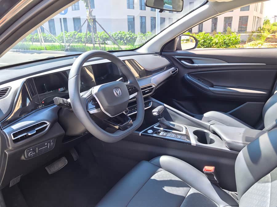 Yidong 2022 PLUS 1.6L GDI CVT Luxury - zdjęcie 4