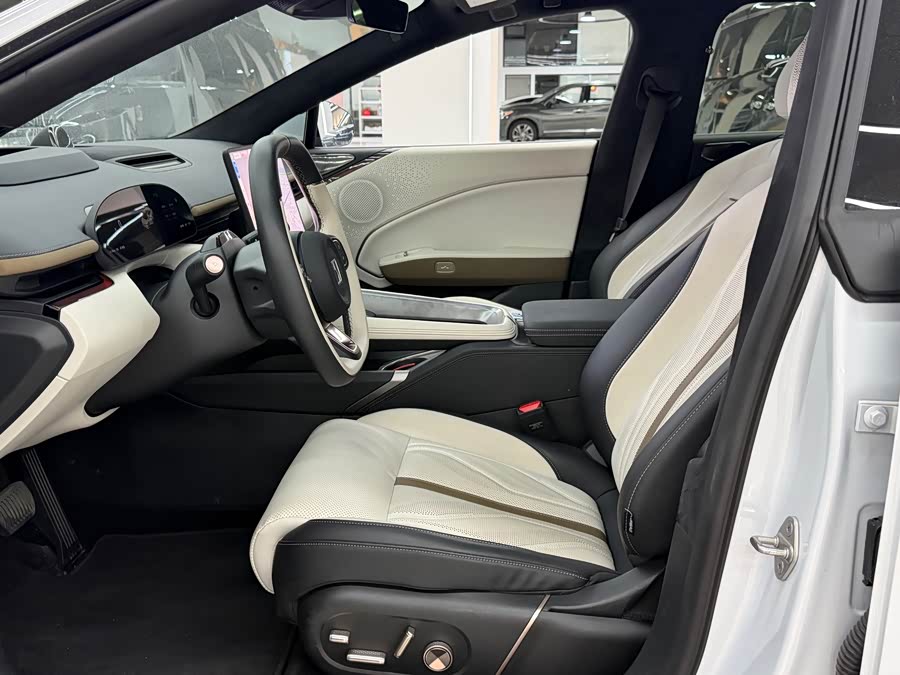 Zeekr 007GT 2025 Four-Wheel Drive Intelligent Driving Version 75kWh - zdjęcie 4