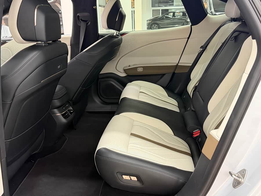 Zeekr 007GT 2025 Four-Wheel Drive Intelligent Driving Version 75kWh - zdjęcie 7