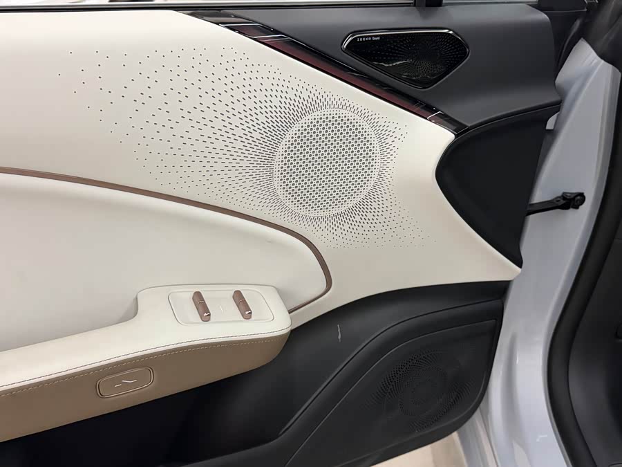 Zeekr 007GT 2025 Four-Wheel Drive Intelligent Driving Version 75kWh - zdjęcie 9