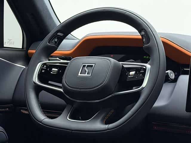 Zeekr 9X 2025曜黑版 70kWh 6-seater - zdjęcie 11