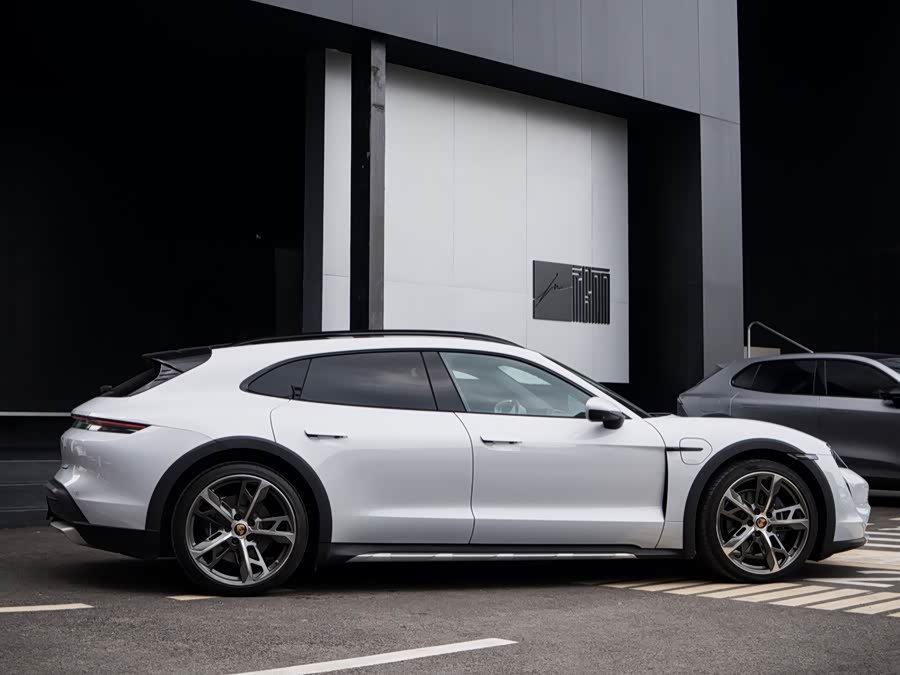 2022 Taycan Turbo Cross Turismo - zdjęcie 5