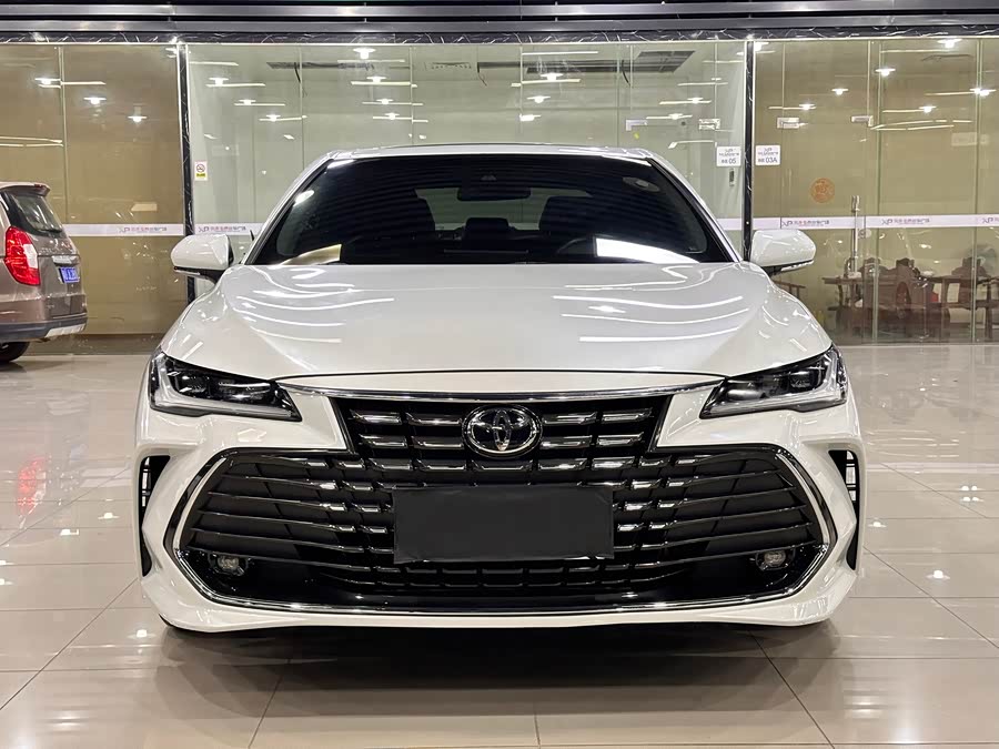 2022 Toyota Avalon 2.0L Luxury - zdjęcie 2