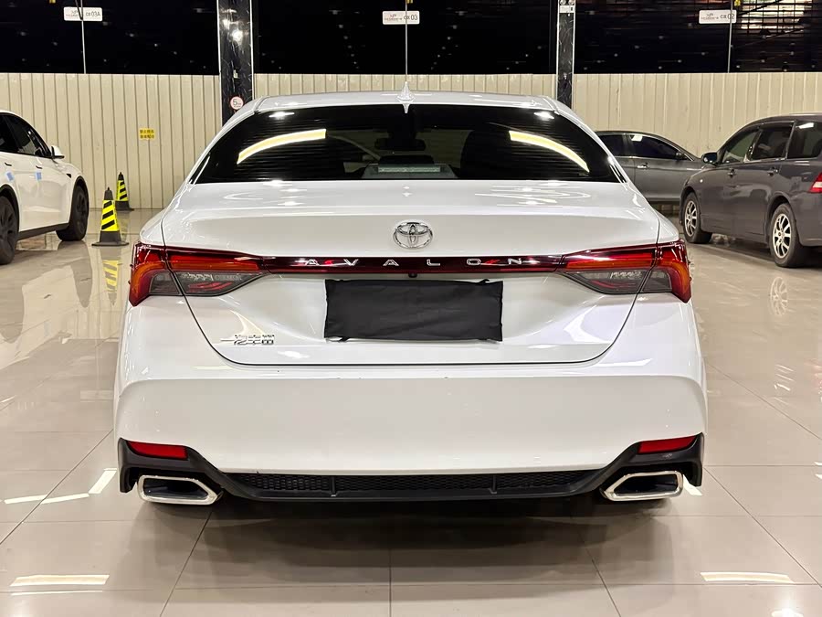 2022 Toyota Avalon 2.0L Luxury - zdjęcie 10